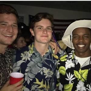 Meet your Posher, Connor